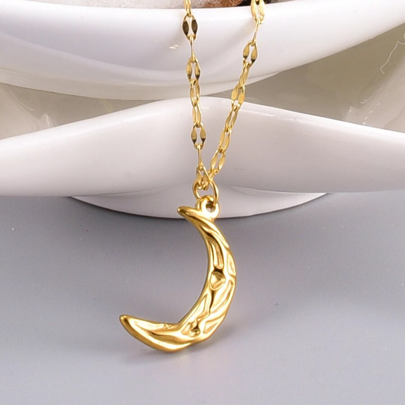 Vintage 2025 moon necklace