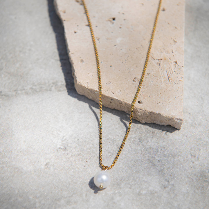 Fresh Water Pearl Pendant Necklace