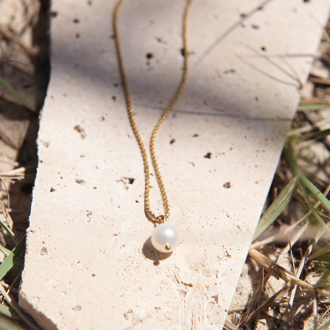 Fresh Water Pearl Pendant Necklace